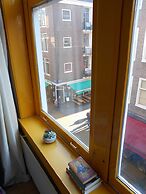 Room in Amsterdam Center No Parties Allowed