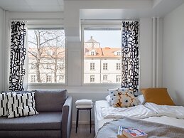 Modern Downtown Studio - 