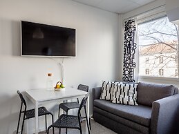 Modern Downtown Studio - 