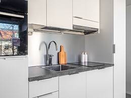 Modern Downtown Studio - 