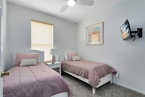 Immaculate 4 Bedrooms 3 Bathroom In Windsor Palms Villa by RedAwning