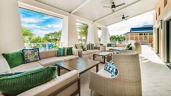 Luxury Town With Splash Pool In Solara Resort 4 Bedroom Townhouse by R