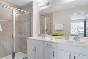 Luxury Town With Splash Pool In Solara Resort 4 Bedroom Townhouse by R