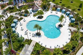 Luxury Town With Splash Pool In Solara Resort 4 Bedroom Townhouse by R