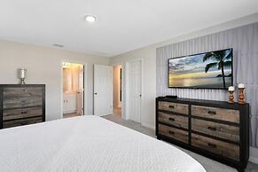 Luxury Town With Splash Pool In Solara Resort 4 Bedroom Townhouse by R