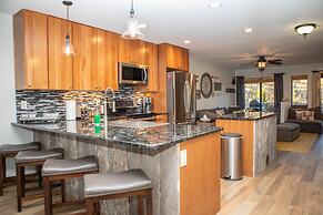1221 Keystone Gulch 3 Bedroom Condo by RedAwning