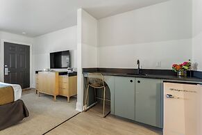 Gulf Hills Hotel & Resort