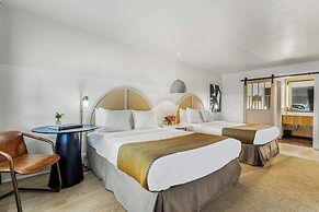 Gulf Hills Hotel & Resort