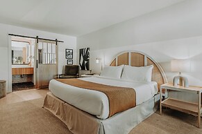 Gulf Hills Hotel & Resort