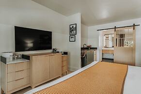 Gulf Hills Hotel & Resort