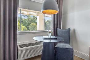 Gulf Hills Hotel & Resort