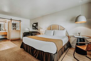 Gulf Hills Hotel & Resort