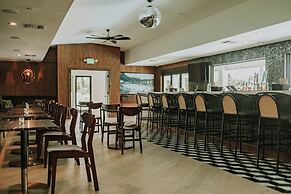 Gulf Hills Hotel & Resort