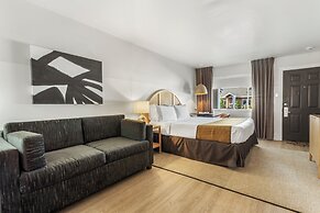 Gulf Hills Hotel & Resort
