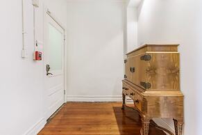 Luxury 4BR With Private Rooftop Deck