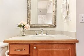 Luxury 4BR With Private Rooftop Deck