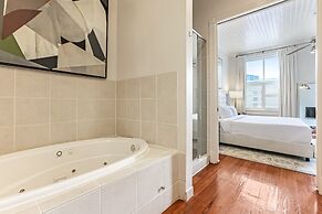 Luxury 4BR With Private Rooftop Deck