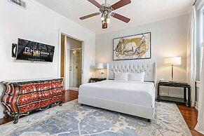 Luxury 4BR With Private Rooftop Deck