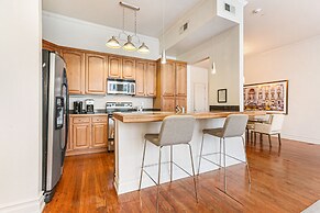 Luxury 4BR With Private Rooftop Deck