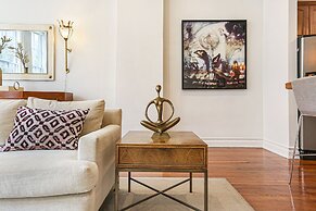 Luxury 4BR With Private Rooftop Deck