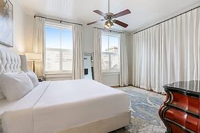 Luxury 4BR With Private Rooftop Deck