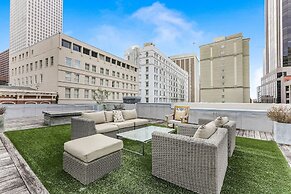 Luxury 4BR With Private Rooftop Deck