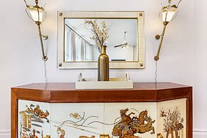 Luxury 4BR With Private Rooftop Deck