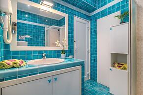 Family Colours near Rialto Mercato