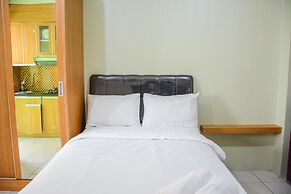Stylish and Comfortable Studio Green Pramuka Apartment