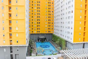 Stylish and Comfortable Studio Green Pramuka Apartment