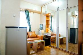 Furnished Studio with Comfortable Design Green Pramuka Apartment
