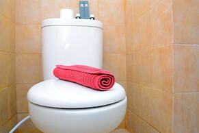 Comfy Studio Green Pramuka Apartment with City View