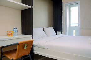 Comfy Studio Green Pramuka Apartment with City View