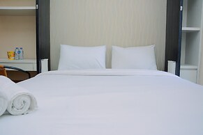 Comfy Studio Green Pramuka Apartment with City View