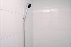 Comfy Studio Green Pramuka Apartment with City View