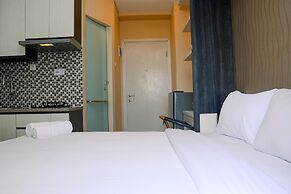 Comfy Studio Green Pramuka Apartment with City View