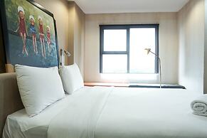 Cozy and Modern Studio Apartment at Belmont Residence Puri