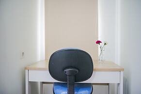 Minimalist and Comfy Studio Springwood Apartment