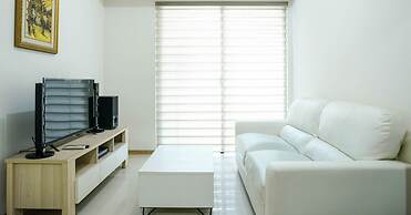 Strategic and Exclusive Stay 1BR @ Casa Grande Apartment