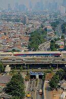 Elegant and Comfy 2BR above Mall at Bassura City Apartment