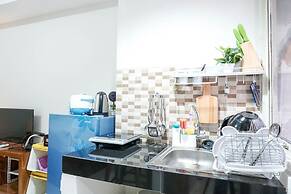 Comfortable Studio Apartment at Green Park View