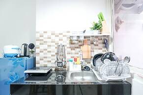 Comfortable Studio Apartment at Green Park View