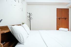 Comfortable Studio Apartment at Green Park View