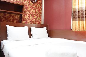 Parquette 2BR Gateway Ahmad Yani Cicadas Apartment