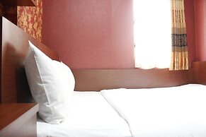 Parquette 2BR Gateway Ahmad Yani Cicadas Apartment