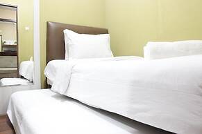 Parquette 2BR Gateway Ahmad Yani Cicadas Apartment