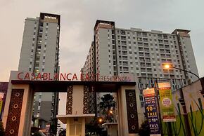 Minimalist with City View 2BR Apartment at Casablanca East Residences