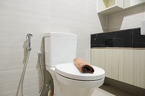 Relax and Comfy with Pool View @ Studio West Vista Apartment