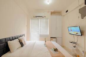 Cozy Studio with Direct Access to Mall at Green Pramuka Apartment