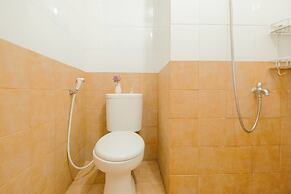 Cozy Studio with Direct Access to Mall at Green Pramuka Apartment